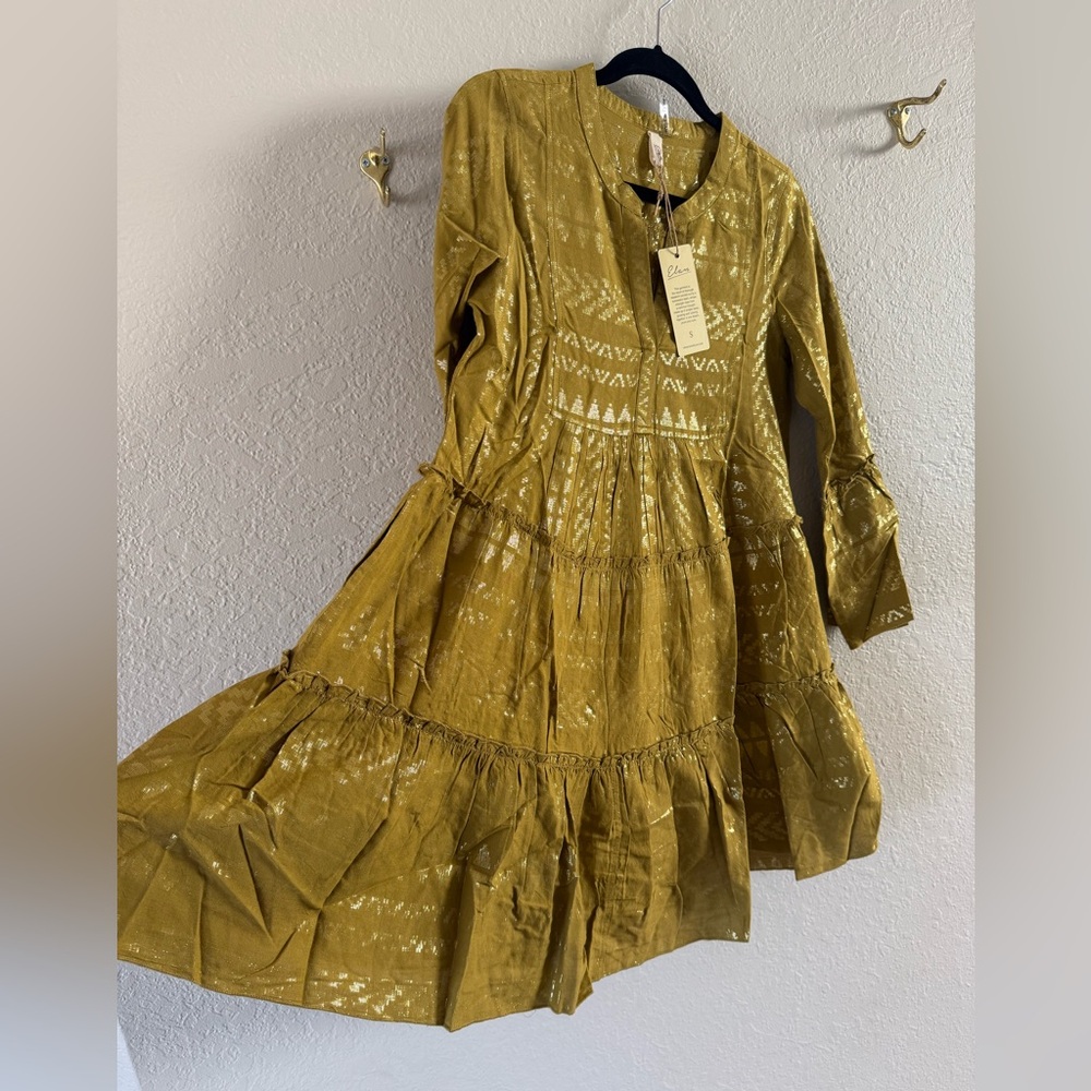 NWT Elan Clara Tiered Babydoll Dress Size S Metallic Gold Mustard Boho Bell Slv - Picture 2 of 8